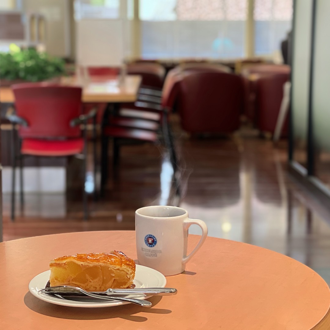 エクセルシオールカフェのアップルパイ