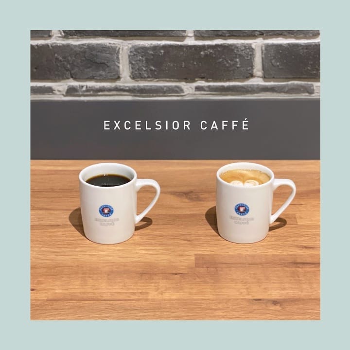 エクセルシオールカフェのロゴとコーヒー