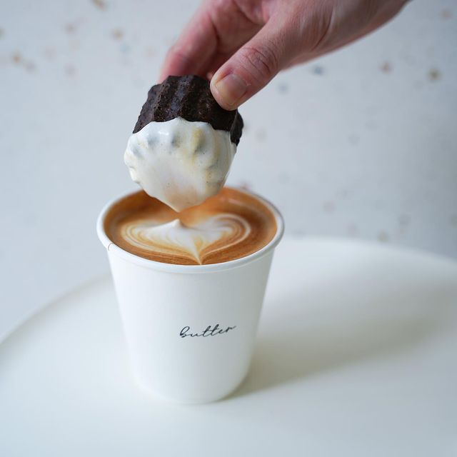 butterのカヌレとコーヒー