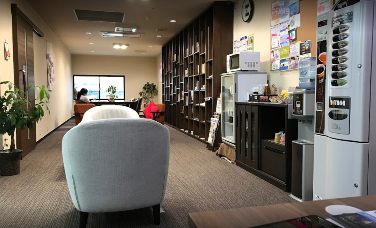 勉強カフェ岡山スタジオ内観