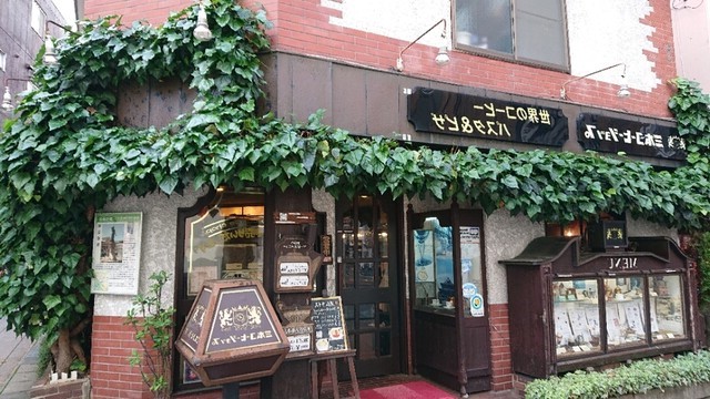 三本コーヒー　外観