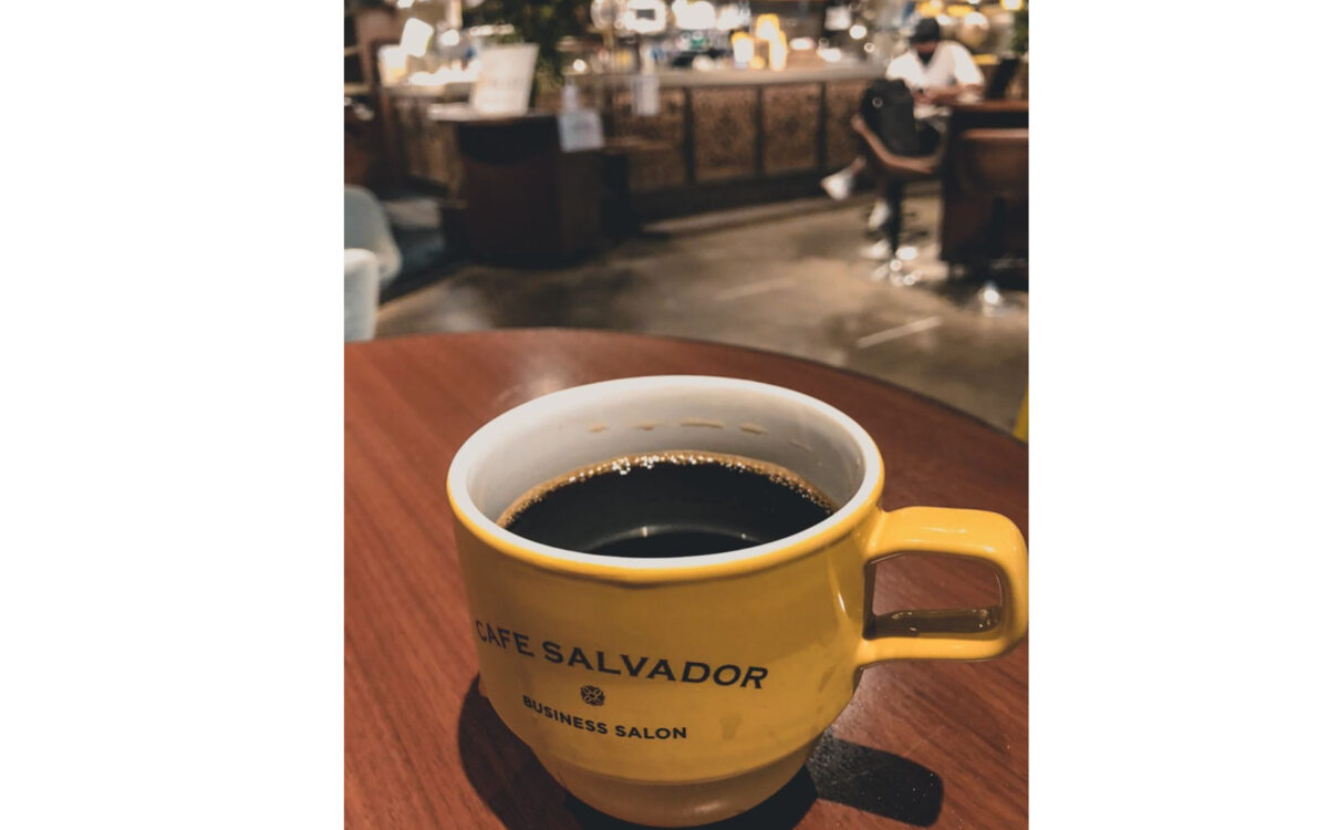 カフェ サルバドル ビジネス サロンのコーヒー