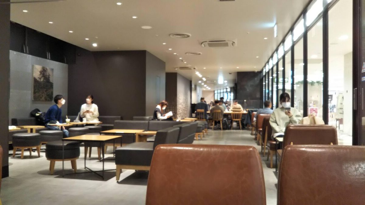 スターバックスコーヒーMIDORI松本の店内写真