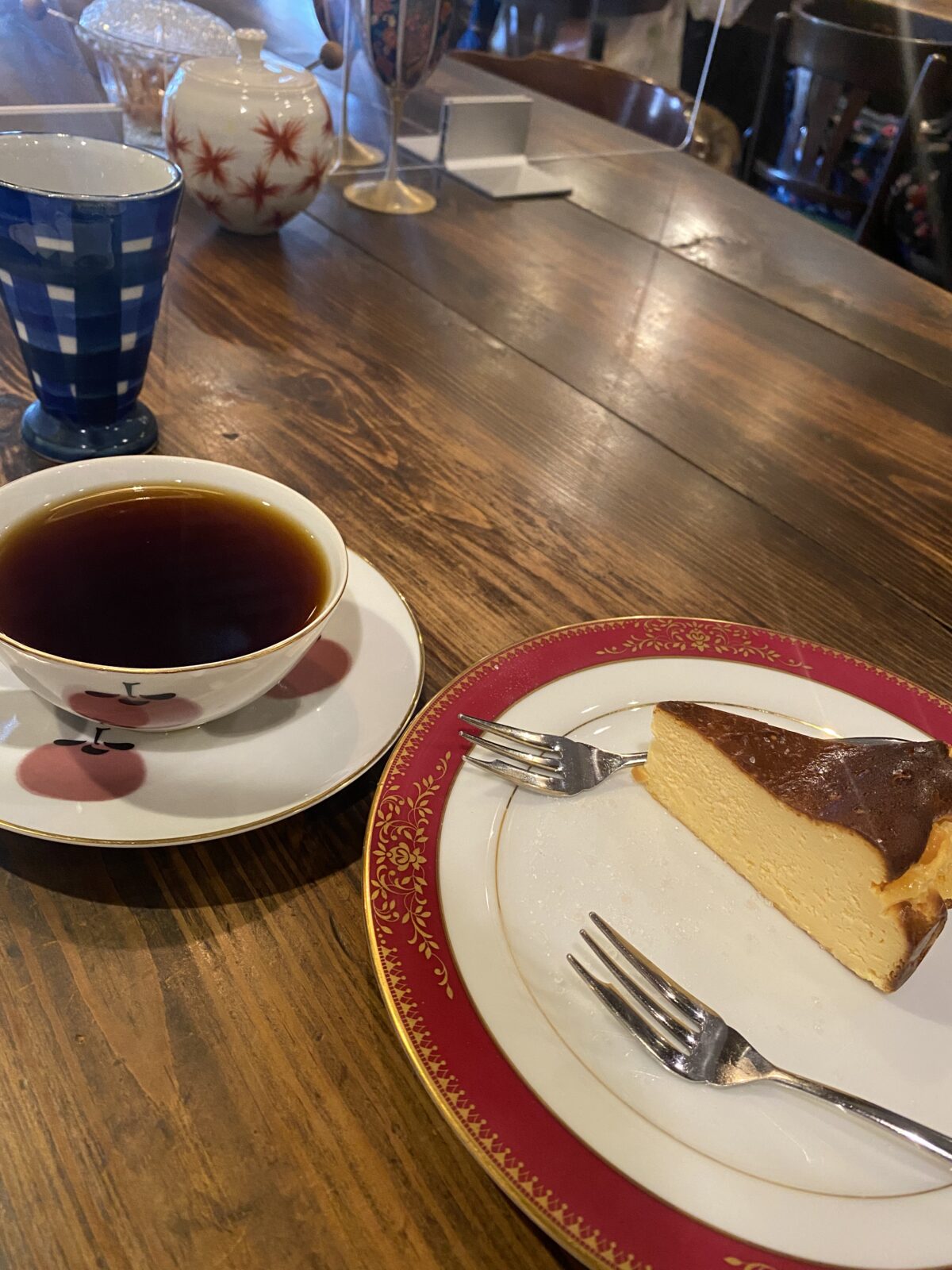 ひばり珈琲のバスクチーズケーキの写真