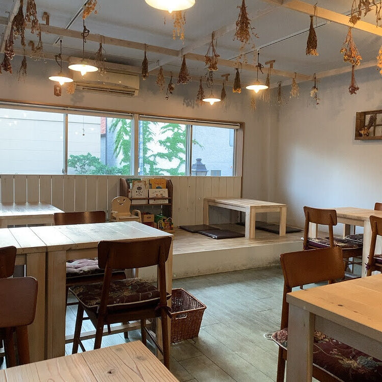 PUBLIC KITCHEN cafe 宝塚店の店内の写真