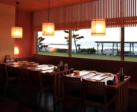 BAYSIDE 和cafe & Dining エンヤサンゴの内観画像