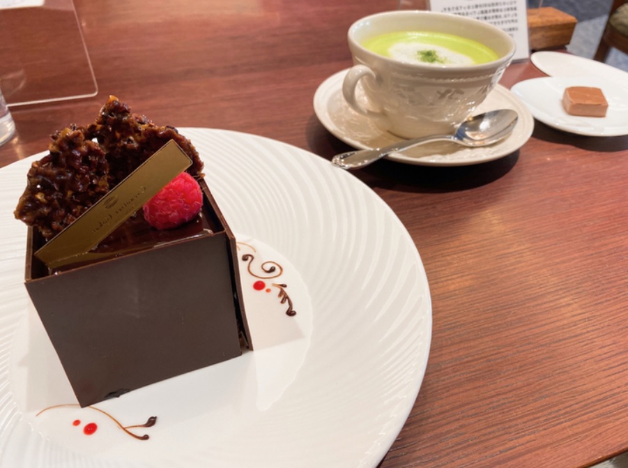 Cacaotier Gokan（カカオティエ　ゴカン）高麗橋本店のパルファンとショコラショー・テベール