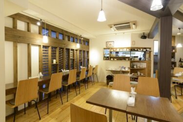 赤坂駅周辺のカフェでおしゃれでひとりでもゆっくりできるお店TOP4！勉強ができる電源コンセント完備のカフェはココ！